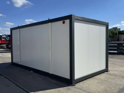 Bureau de chantier 17 m² avec volets roulants