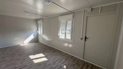 Bureau de chantier 17 m² avec volets roulants_3