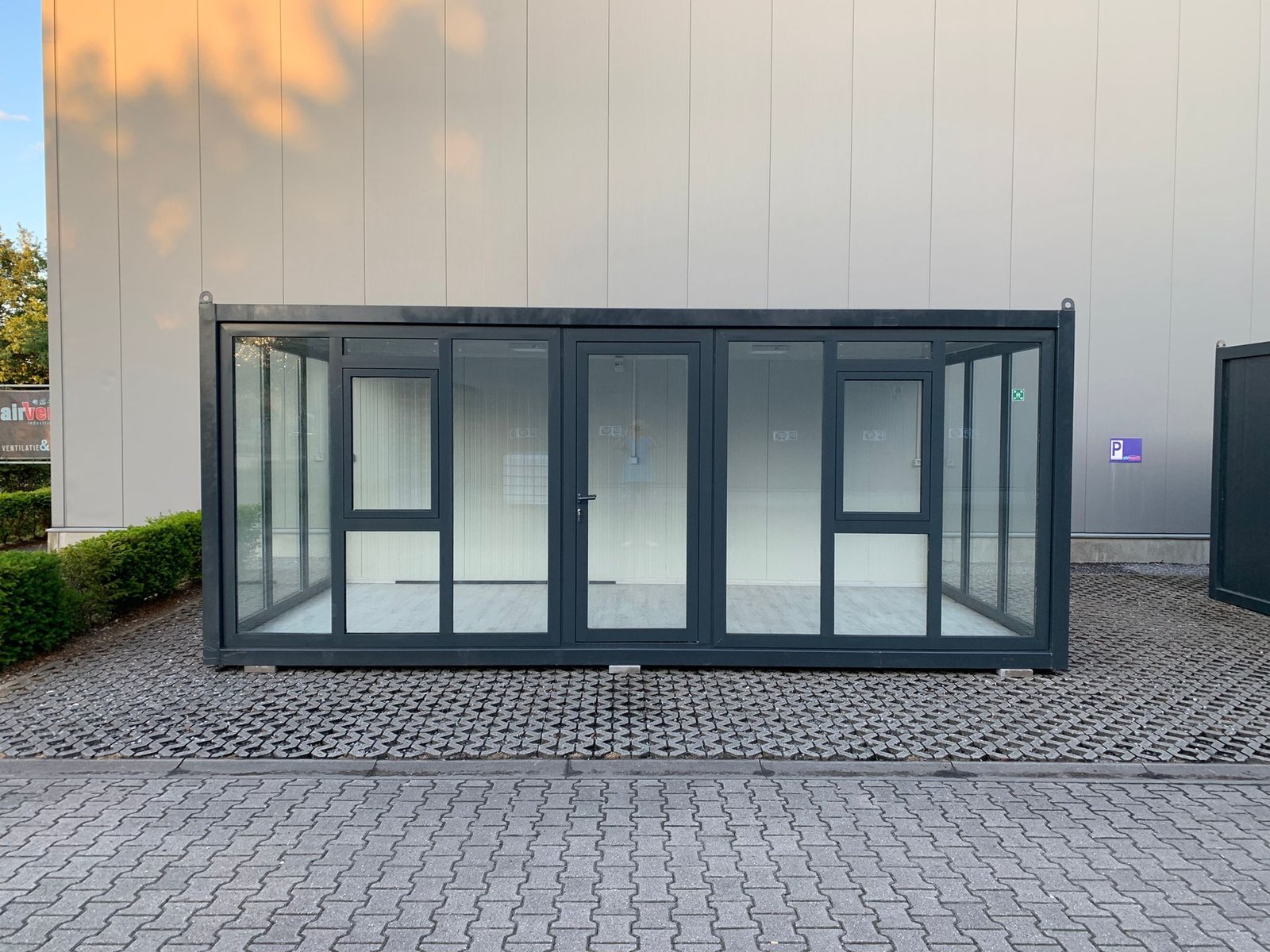 Bureau Modulaire 18 m² avec Façade Vitrée 3 Bureau Modulaire 18 m² avec Façade Vitrée