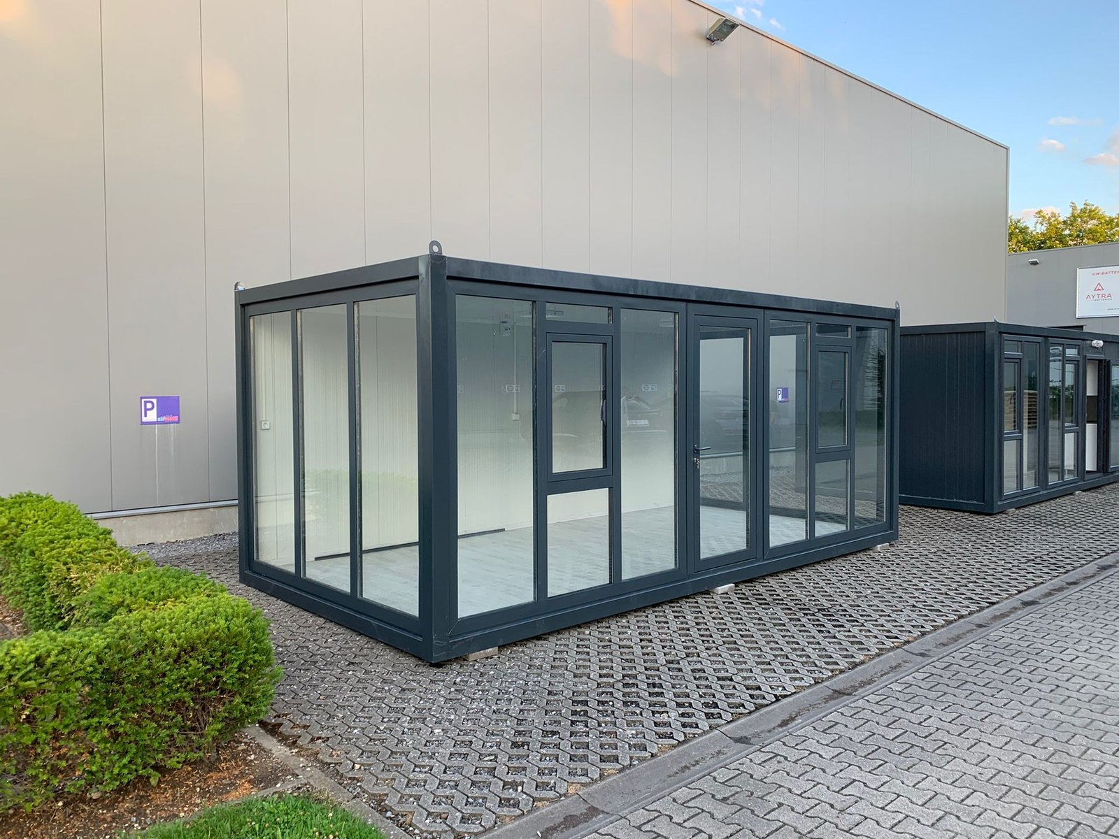 Bureau Modulaire 18 m² avec Façade Vitrée Bureau Modulaire 18 m² avec Façade Vitrée